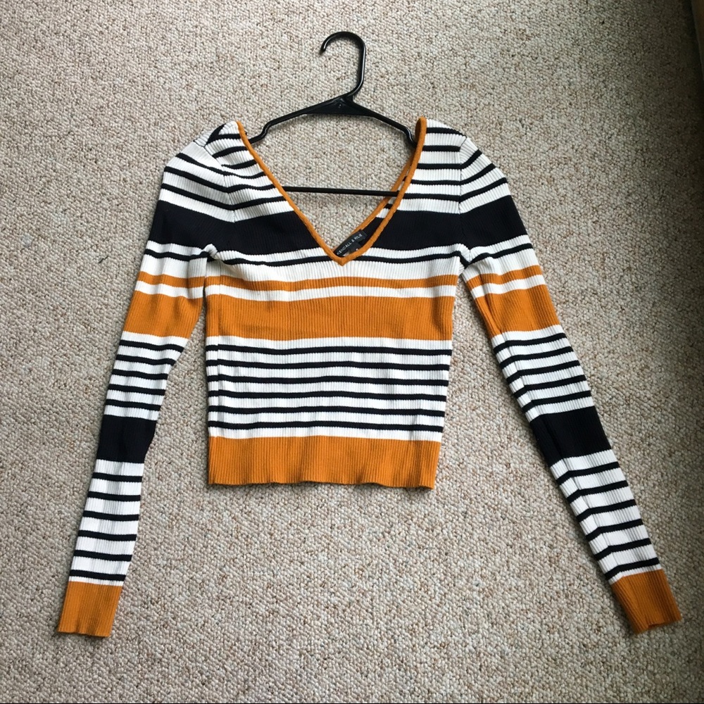 PacSun Cropped Sweater